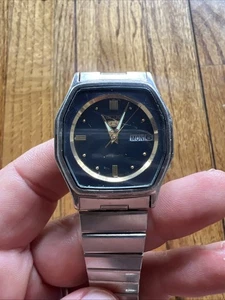 Seiko 5 Automatic Black Dial Rare Vintage Men's Wrist Watch - Picture 1 of 9