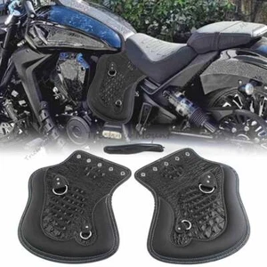Side Saddle PU Leather Heat Shield Deflector Crocodile Pattern for Harley Honda - Foto 1 di 21