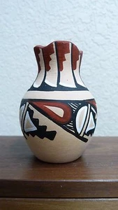SIGNED SOUTHWESTERN M CHINANA JEMEZ NEW MEX PAINTED MINIATURE PUEBLO VASE -H8 - Photo 1/8