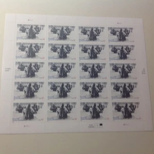 KOREAN WAR VETERANS MEMORIAL pane of 20 .37 cent Stamps - Picture 1 of 5