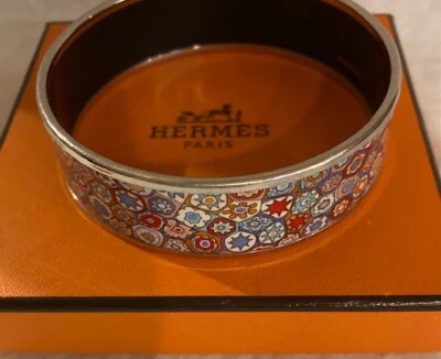 PULSEIRA FLORAL ESMALTE MÉDIO HERMES MULTI TOM PRATA PALÁDIO # 4499 - Imagem 1 de 4