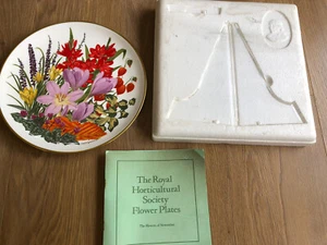 Wedgewood Franklin Porcelain Flowers of the Year plate - November - Picture 1 of 5