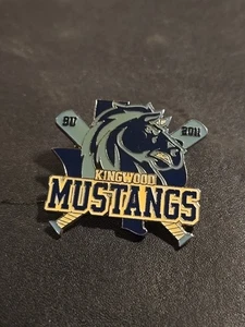 Prendedor Kingwood Mustangs Naciones Serie Mundial 2011 - Imagen 1 de 1