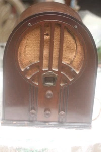 Radio d'epoca PHILCO modello 60 valvole stile cattedrale per ricambi o riparazioni - Foto 1 di 12