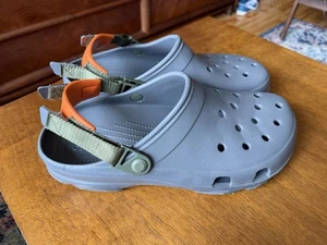 Crocs Unisex Classic All-Terrain Clog grau mit orange/olivgrün Herrengröße 13 " - Bild 1 von 7