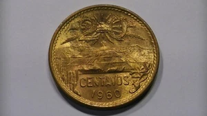 Moneda de 20 centavos mexicanos 1960 pirámide sin circular águila serpiente latón - Imagen 1 de 15