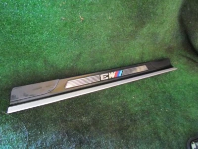 BMW M3 E46 2005 placa de alféizar de puerta de pasajero derecha 8 204 113 Foto 1 de 4