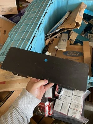 FORD TRUCK SERIE F 1967-1972 GUANTERA PUERTA C7TZ-8106024-A nuevo de lote Foto 1 de 2