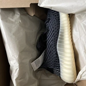 Talla 9 - Adidas Yeezy Boost 350 V2 bajo en carbono - Imagen 1 de 2
