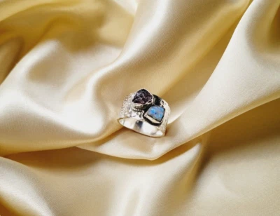 Joyería hecha a mano de plata de ley 925 granate rojo genuino, anillo de piedra lunar de fuego azul Foto 1 de 4