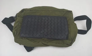 Bottega Veneta Unisex Black Green Intrecciato Weave Pocket Messenger Bag - Picture 1 of 13