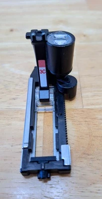 Pie de ojal Bernina genuino 3C - nuevo estilo Foto 1 de 4