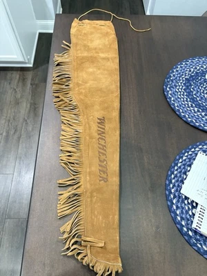 "Manga de rifle de cuero gamuza con flecos Winchester vintage con solapa 44"" nunca usada" Foto 1 de 4