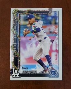 2025 Topps Holiday Mookie Betts SP Image Variation Christmas Lights Dodgers - Picture 1 of 1