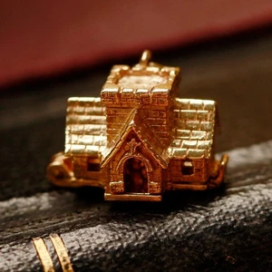 Gebrauchter Vintage 1973 9 kt Gelbgold Kirche Hochzeit Charm 9 kt Gold für Sie - Bild 1 von 3