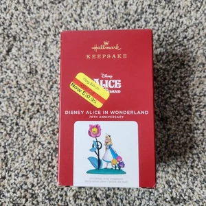 Hallmark Disney Alicia en el País de las Maravillas 70 Aniversario 2021 Ornamento  - Imagen 1 de 3