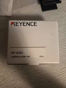 Sensor de flujo digital con abrazadera Keyence, FD-Q10C, con soporte para sensor - Imagen 1 de 6