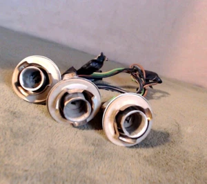 1983 Ford Country Squire Wagon Driver Side  Left Tail Light Sockets Pigtails - Bild 1 von 3
