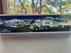 2010 Hess Truck Toy Truck and Jet - Picture 1 of 5