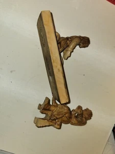 Hand-Carved Olive Wood Jesus Washing Peters Feet Figure Carving JERUSALEM - Picture 1 of 7