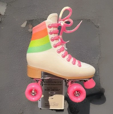 Bath & Body Works White Pink Retro Roller Skate Scent Control Wallflower Plug In - Image 1 of 2