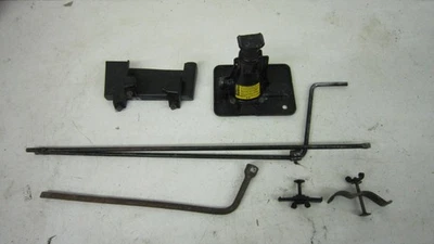 MONTAJE GUARDABARROS GATO Y HERRAMIENTAS CHEVY TRUCK 81-87 BLAZER SUBURBANO 81-91 K5 C10 K10 #3 Foto 1 de 4