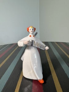 Porcelain figurine Budennovets with an accordion Polonsky ceramics factory USSR - Picture 1 of 24