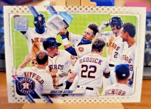 2021 Topps Series 2 Walmart Gold Star Houston Astros #545 Parallel - Picture 1 of 2