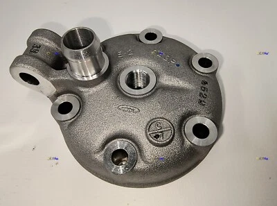 Honda Genuine OEM Cylinder Head Top End 99 00 01 CR250 R 12201-KZ3-J10 - Image 1 of 3