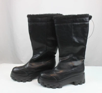 Botas Forever 21 negras de media pantorrilla 7 1/2 suela gruesa piel sintética interior Foto 1 de 4