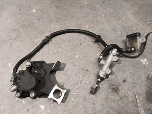 08-09 SUZUKI GSXR 600 750 COMPLETE OEM REAR BRAKE SYSTEM MASTER CYLINDER CALIPER - Foto 1 di 6