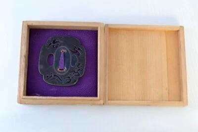 Tsuba Japonés Antiguo Shakudo Mumei Grúa y Ola Calada Era Edo Foto 1 de 4