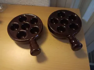 2 Schneckenpfännchen mit Griff dunkelbraun Keramik - Bild 1 von 3