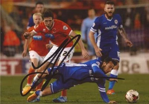 BLACKPOOL: JOHN LUNDSTRAM SIGNED 6x4 ACTION PHOTO+COA - Picture 1 of 1