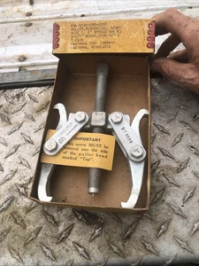 OTC OWATONNA TOOL CO 1001  2-JAW GEAR PULLEY PULLER MINT WITH BOX - Picture 1 of 20