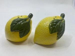 Set scuoti sale e pepe in ceramica a forma di limone - cucina agrumi giallo lucido - Foto 1 di 6