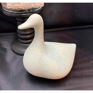 Handwerklich handbemalt wiederverwendet Keramik Gans Bauernhaus Wasservogel blau weiß - Bild 1 von 4