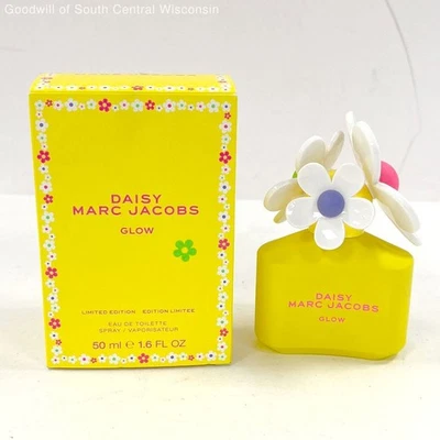 Daisy Marc Jacobs Glow Edición Limitada Eau de Toilette, 1.6 fl. oz. en caja Foto 1 de 3
