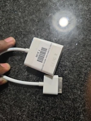 Apple 30-pin to VGA Adapter (For Older Generation 30-Pin) - White (A1367) - Image 1 of 3