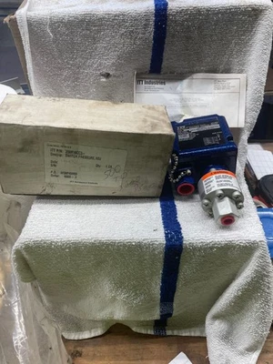 Interruptor de presión ajustable ITT 200P16CC3 NUEVO EN CAJA Foto 1 de 4