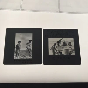 UN TAXI POUR TOBROUK - L. VENTURA, C. AZNAVOUR - LOT 2 DIAPOSITIVES DE PRESSE - Foto 1 di 1