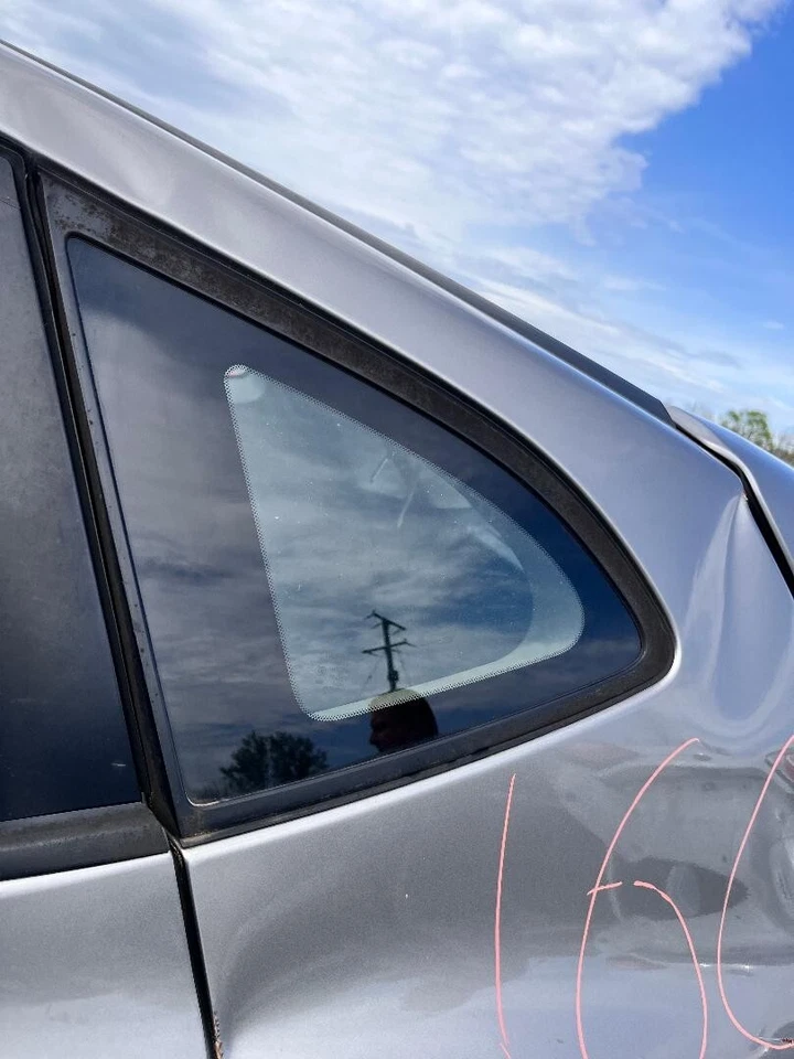 2008-2015年NISSAN ROGUE后左驱动侧四分之一面板窗玻璃 — 第 1/1 张图片