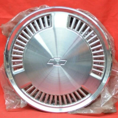 Chevrolet Celebrity 1982-84 13" único OEM tapacubos cubierta de rueda original 14076910 Foto 1 de 4