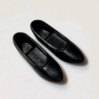 BARBIE FLATS BLACK SIMPLE PLAIN 1990s MADE IN MALAYSIA FASHION STYLE DOLL SHOES Foto 1 de 3