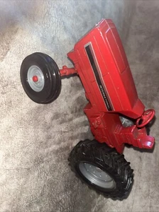 ERTL Vintage International Tractor 18-4-34 - Picture 1 of 8