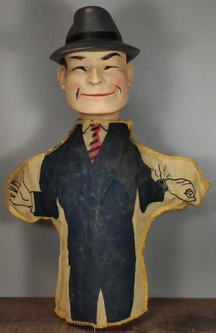 Vintage 1961 Dick Tracy Hand Puppet w/ Cloth Body NY Daily News Cover