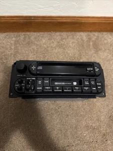 02-07 Dodge Ram / Grand Caravan Radio Receiver AM-FM-CD-Cassette - Picture 1 of 8