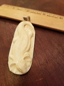 Vintage Lizard Reptile Pendant Charm Carved Antler Bone Stone Jewelry - Picture 1 of 16