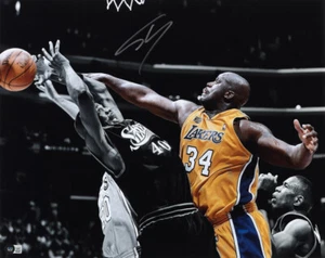 Shaquille O'Neal Signed Los Angeles Lakers 16x20 Photo Block Shot (Beckett) - Picture 1 of 2