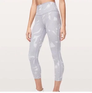 Lululemon Wunder Under Leggings  HR Tight Luxtreme Flower Pop White Silver Sz6 - Picture 1 of 6